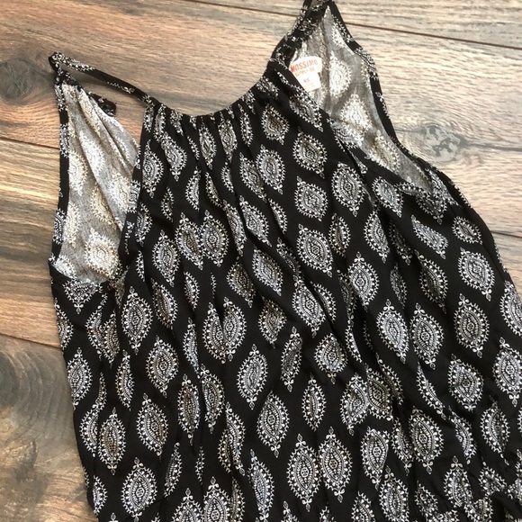 Romper - Picture 2 of 2